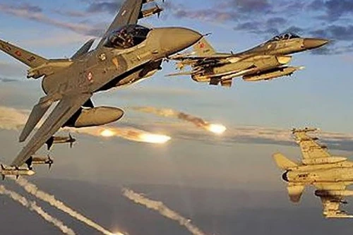 Israel tấn công tên lửa, phòng không Syria lập tức đáp trả