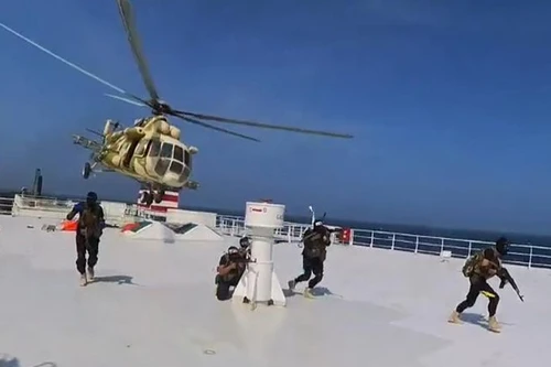 Anh cân nhắc không kích Houthi sau các vụ tấn công tàu thương mại ở Biển Đỏ