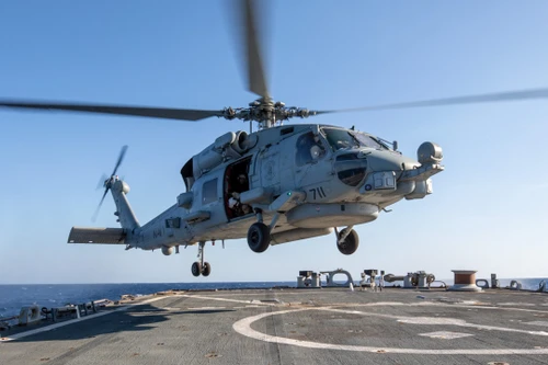 Trực thăng, tiêm kích hải quân Mỹ liên tiếp rơi ở Biển Đông