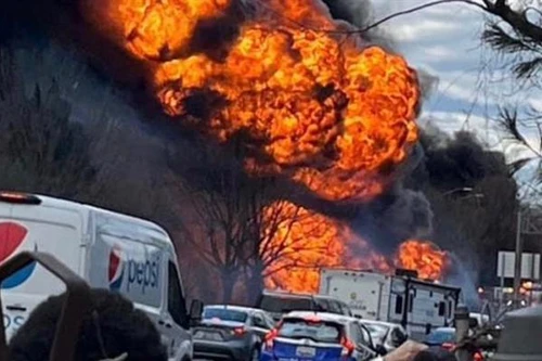 Xe bồn bị lật trên đường cao tốc, 1 người thiệt mạng