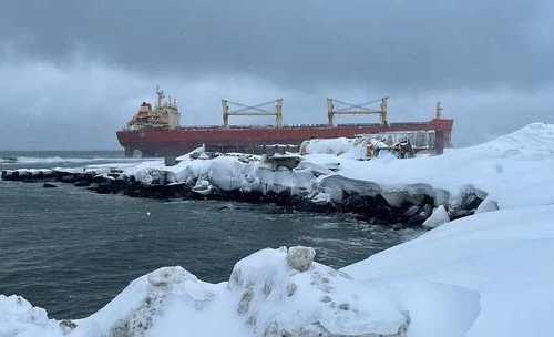 Tàu chở hàng Trung Quốc mắc cạn ngoài khơi đảo Sakhalin