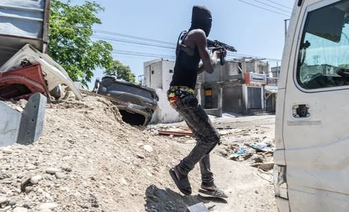 Thủy quân lục chiến Mỹ đấu súng với các thành viên băng đảng tại Haiti