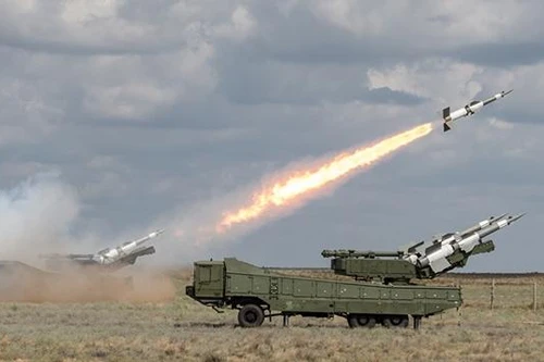 Phòng không Syria khai hỏa, bắn hạ tên lửa Israel 