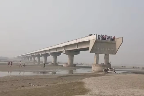 Đi theo Google Maps, ô tô lao xuống sông khiến 3 người tử vong