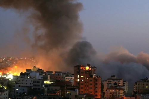 [VIDEO] Israel không kích san phẳng tòa tháp cao 13 tầng ở Dải Gaza