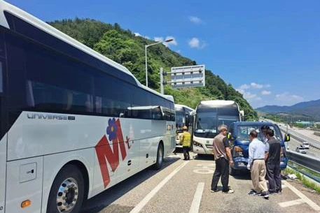 Tai nạn giao thông liên hoàn ở Hàn Quốc, hơn 80 người bị thương