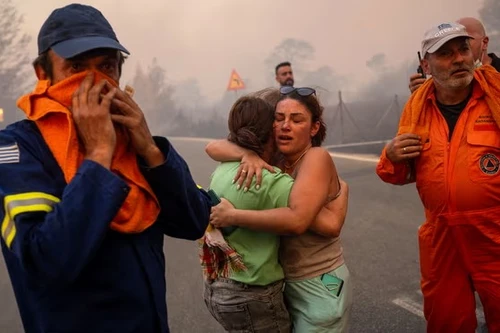 Cháy rừng lan ‘nhanh như chớp’ tại Hy Lạp, nửa đất nước trong ‘cảnh báo đỏ’