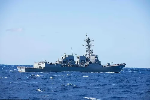 Tàu khu trục Mỹ khai hỏa, bắn rơi UAV Houthi ở Biển Đỏ