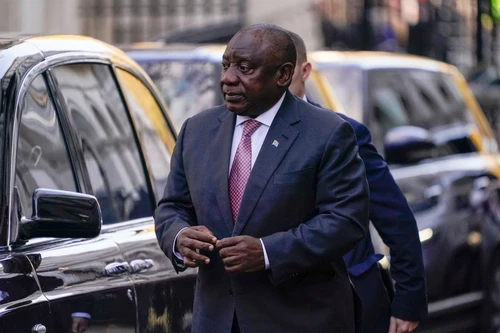 Phái đoàn Nam Phi mắc kẹt tại sân bay Ba Lan