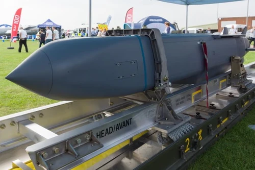 Ukraine - Nga tập kích lẫn nhau, cuộc gặp giữa hai Tổng thống Trump-Putin có thể bị hoãn