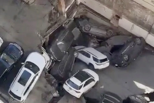 Sập bãi đỗ xe cao tầng khiến 6 người thương vong, ô tô đè chồng chất lên nhau