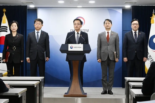 Các trợ lý cấp cao của Tổng thống Hàn Quốc đồng loạt đệ đơn từ chức