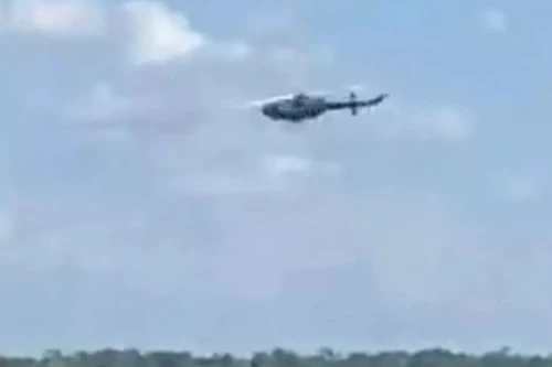 Trực thăng quay vòng mất kiểm soát giữa không trung