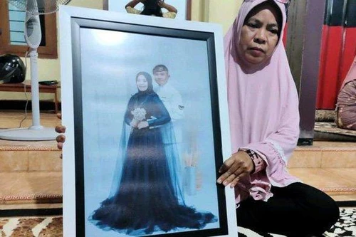 Thân nhân thủy thủ tàu ngầm Indonesia mất tích: “Chúng tôi chỉ có thể cầu nguyện”