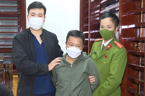 [Tin nhanh sáng 24-11-2021] Trùm đường dây lô đề tàng trữ nhiều súng đạn