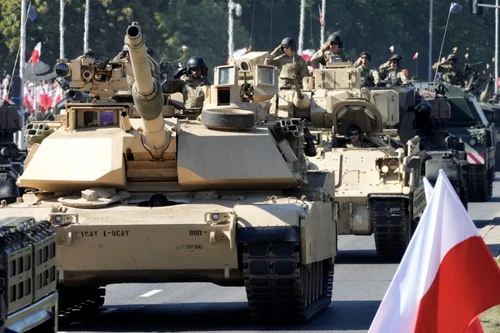 Cận cảnh cuộc duyệt binh lớn nhất trong nhiều thập kỷ tại Ba Lan