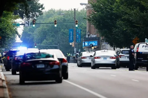 Xả súng tại Mỹ, hàng trăm người hoảng sợ chạy thoát thân