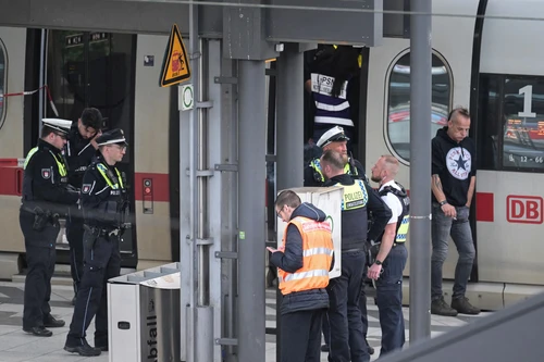 Cảnh sát Đức bắt giữ nữ đối tượng đâm dao tại nhà ga xe lửa ở Hamburg