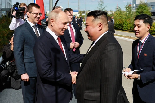 Tổng thống Nga Vladimir Putin gặp nhà lãnh đạo Triều Tiên Kim Jong-un
