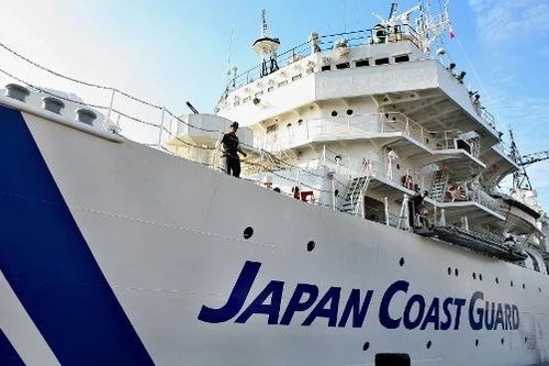 Tàu Nhật đụng tàu hàng nước ngoài, 6 người mất tích