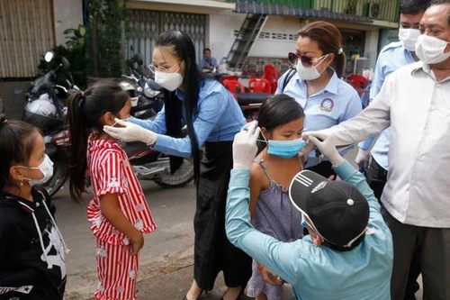 Thông tin mới nhất về 13 người Việt tại Campuchia nhiễm Covid-19