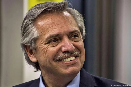 Tổng thống Argentina tuyên bố sẽ là người đầu tiên trong nước tiêm vaccine Sputnik V