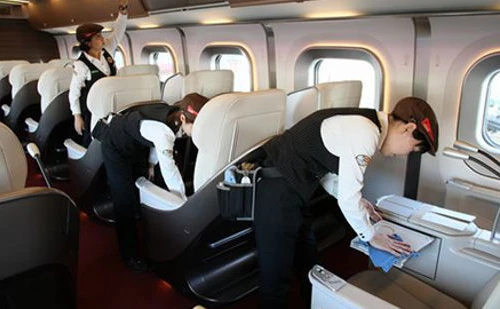 Đội dịch vụ siêu tốc "siêu đẳng" trên tàu Shinkansen