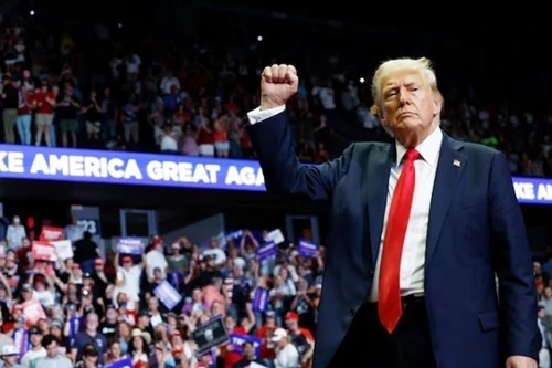 Ông Donald Trump phát biểu mừng chiến thắng, cam kết mang lại ‘thời kỳ hoàng kim’ cho nước Mỹ