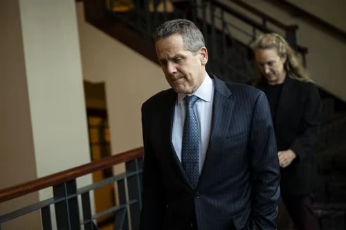 Phó Chủ tịch phụ trách giám sát của FED từ chức