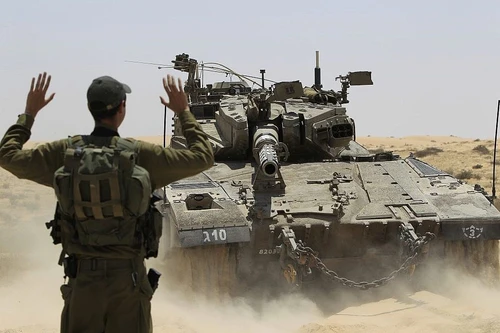 Xe tăng Israel ‘bắn nhầm’ đồn quân sự Ai Cập