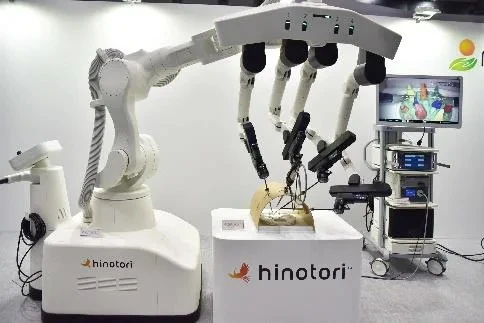 Bác sĩ ngồi ở Singapore điều khiển robot ở Nhật Bản phẫu thuật thành công