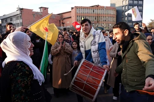 Sau hơn 4 thập niên giao tranh, đảng Công nhân người Kurd tuyên bố ngừng bắn với Thổ Nhĩ Kỳ