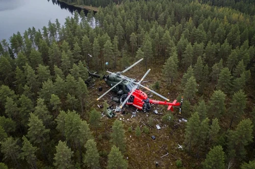 2 trực thăng va chạm giữa không trung, 5 người thiệt mạng