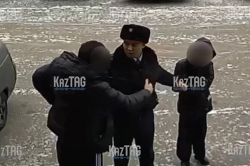 Sĩ quan cảnh sát kịp thời giải cứu bé gái 11 tuổi khỏi tên ấu dâm