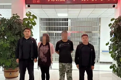 Trung Quốc bắt giữ 2 đối tượng sử dụng máy xúc khoét… Vạn Lý Trường Thành