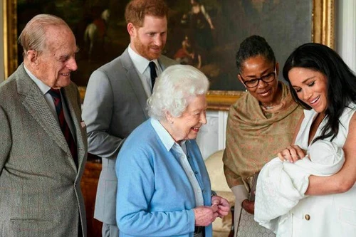 Cặp đôi Harry - Meghan viết gì sau khi Hoàng thân Philip qua đời?
