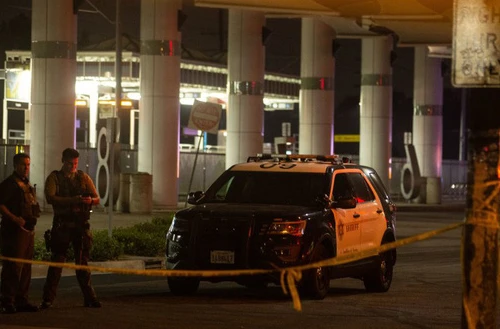 Mỹ ráo riết truy bắt nghi phạm bắn trọng thương hai cảnh sát trong xe tuần tra