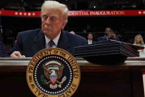 Ông Donald Trump ký sắc lệnh hoãn cấm TikTok tại Mỹ