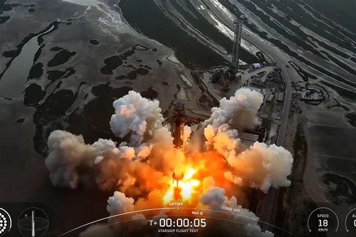 Video SpaceX phóng thành công Starship, lần đầu triển khai vệ tinh mô phỏng Starlink