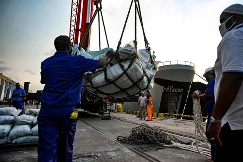 Tàu Mexico chở 612,5 tấn hàng viện trợ nhân đạo tới Cuba