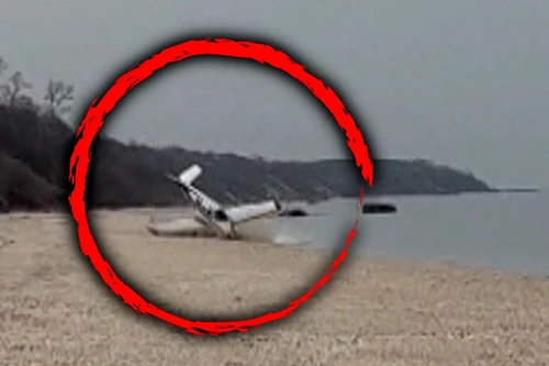 Khoảnh khắc nghị sĩ Mỹ điều khiển máy bay hạ cánh khẩn cấp xuống bãi biển