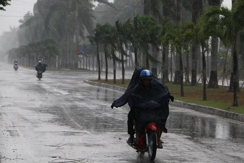 [Tin nhanh sáng 28-4-2021] Ảnh hưởng không khí lạnh tăng cường, Bắc Bộ có mưa rất to