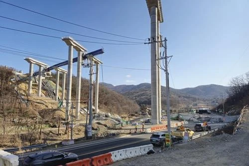 Sập cầu tại công trường xây dựng đường cao tốc ở Hàn Quốc, 3 người chết