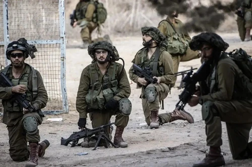 Quân đội Israel tiếp tục tấn công vào Dải Gaza