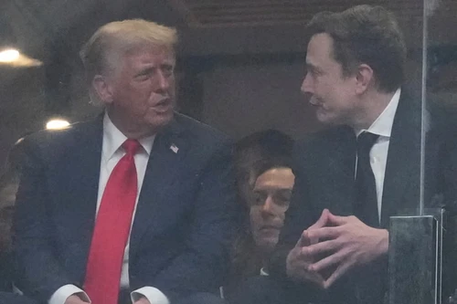 Khoảnh khắc Tổng thống Mỹ Donald Trump gặp tỷ phú Elon Musk sau tranh cãi gay gắt