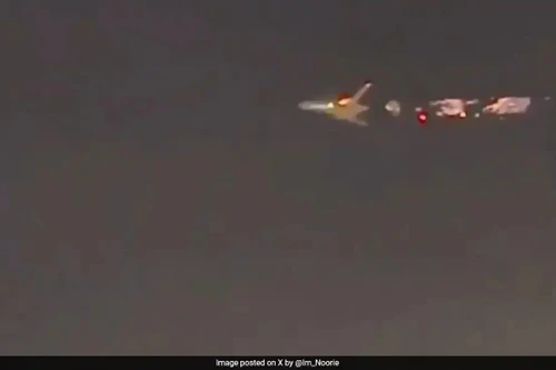 Máy bay chở hàng của Mỹ bị cháy động cơ giữa không trung 