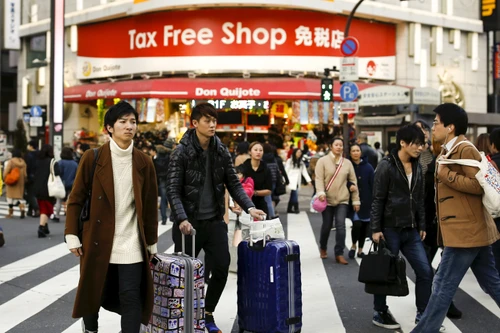 Nhật Bản cân nhắc bỏ giới hạn mua hàng miễn thuế cho du khách nước ngoài