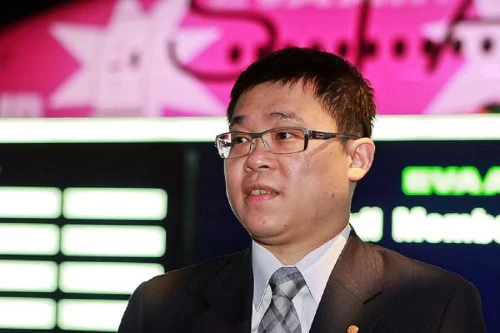 Chủ tịch hãng hàng không đến sân bay trực tiếp xin lỗi hành khách bị hủy chuyến