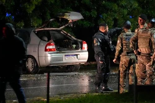 Nổ bên ngoài Tòa án Tối cao Brazil, nghi tấn công tự sát