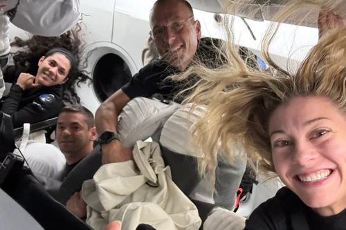 4 phi hành gia tư nhân trở về Trái đất sau sứ mệnh lịch sử